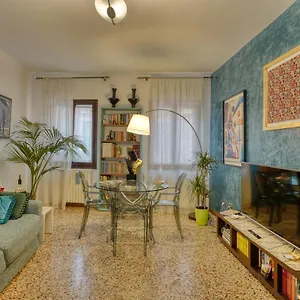  Apartment Biennale Charme Italien